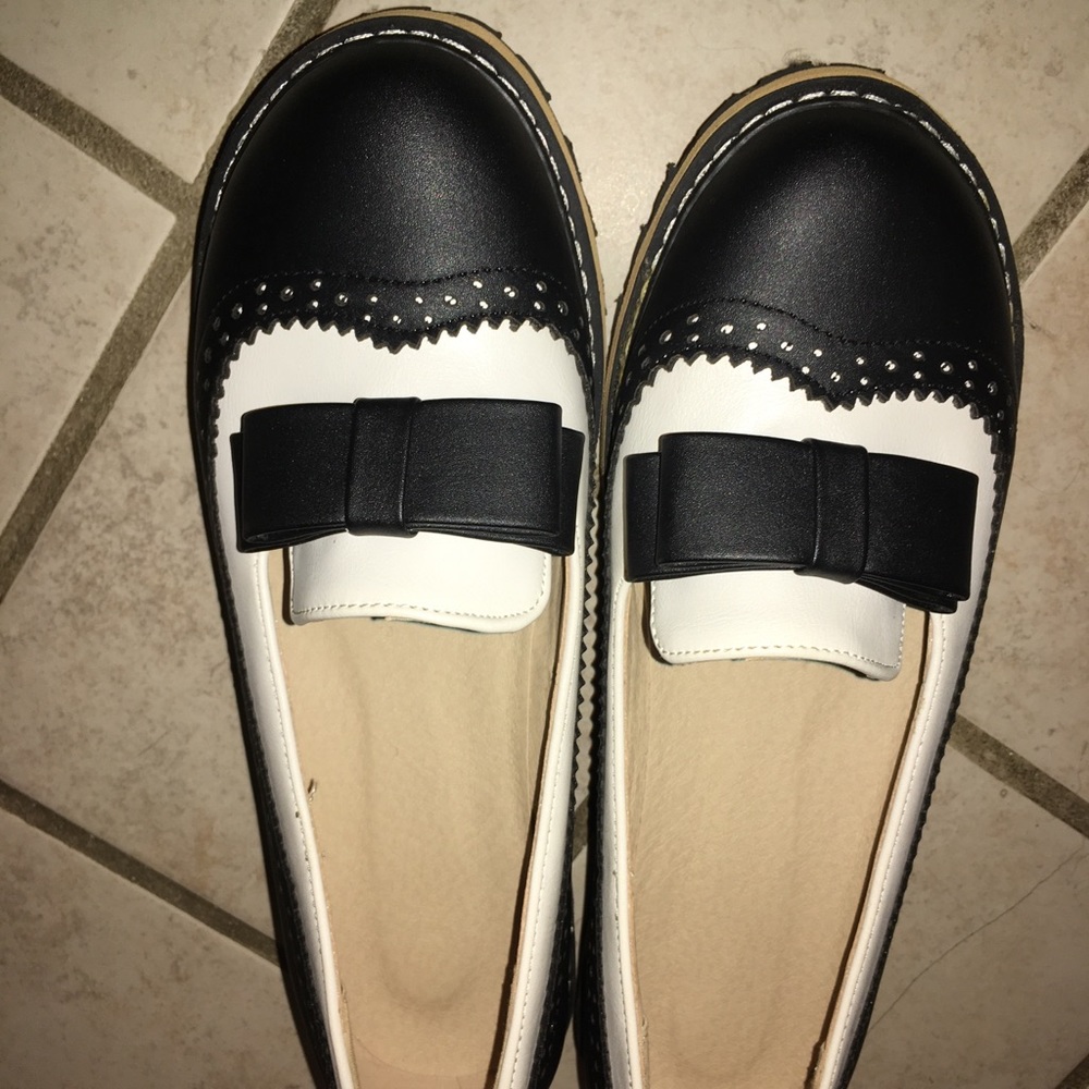 Never worn size:7 got them from DWS